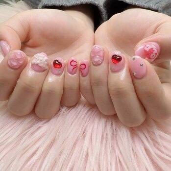 甘くてキュートな指先に♪ピンク×ハートの最強推しネイル｜伏見桃山ネイル