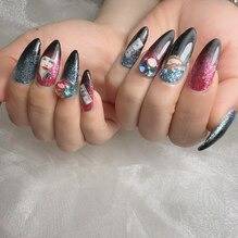 痛ネイルなど特殊なデザインにもお応え | 京都市のArt nail Galleryでネイルを施します